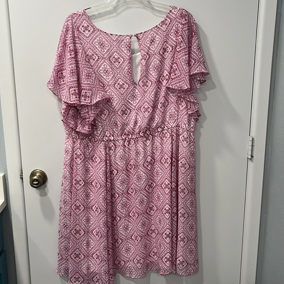 Torrid Dress Size 4 (4X) hot pink and white pattern dress, only worn once - Picture 5 of 5